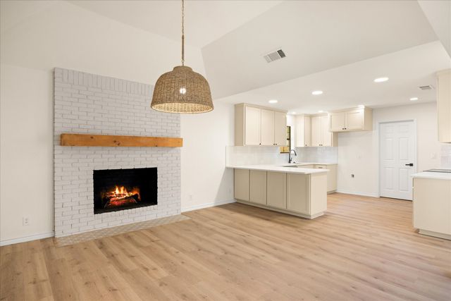 8906 Monticello Drive, Granbury, TX 76049