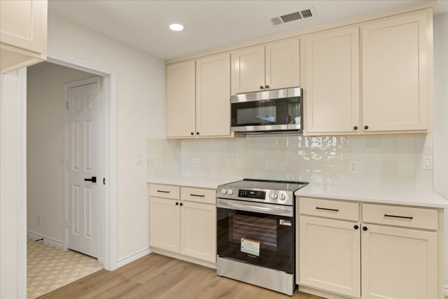 8906 Monticello Drive, Granbury, TX 76049