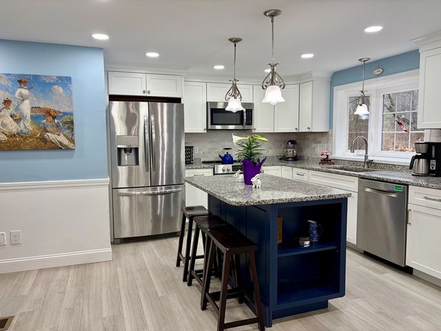 2 Baron Way, Littleton, MA 01460