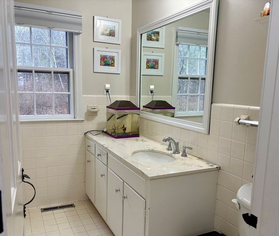 2 Baron Way, Littleton, MA 01460