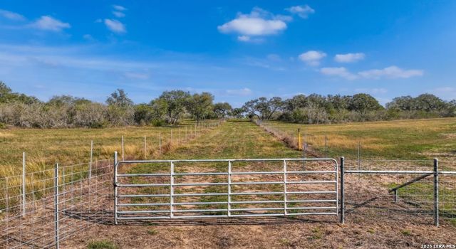 000 Charco Rd, Beeville, TX 78102