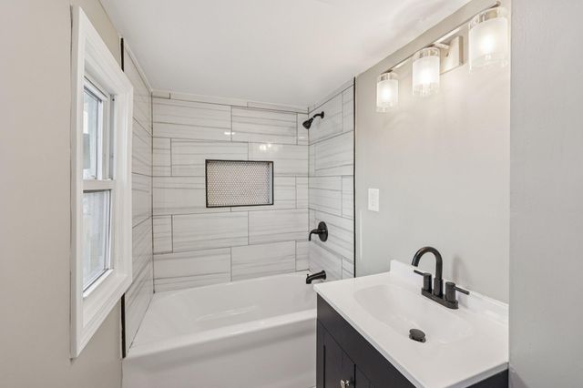 3413 Dupont Avenue N, Minneapolis, MN 55412