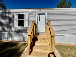 600 W Violet Lane, Defuniak Springs, FL 32433