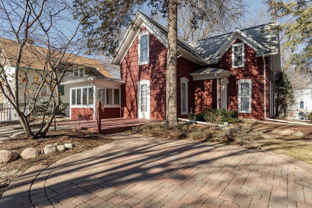 816 1st Street NW, Rochester, MN 55901