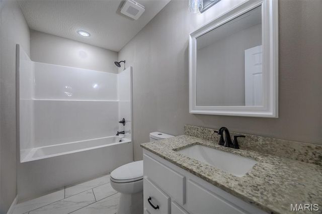 1100 Daytona Drive, Lebanon, MO 65536