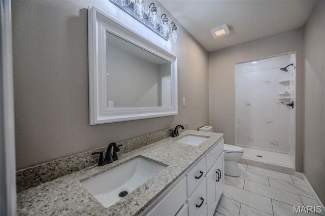 1100 Daytona Drive, Lebanon, MO 65536