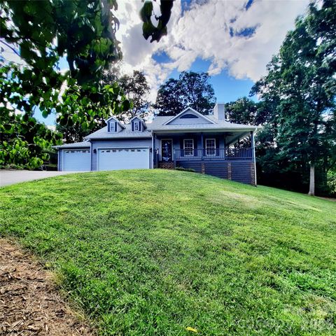 40 Brierfield Drive, Candler, NC 28715