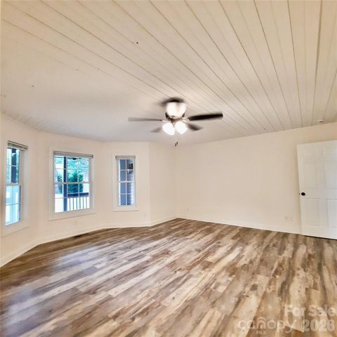 40 Brierfield Drive, Candler, NC 28715