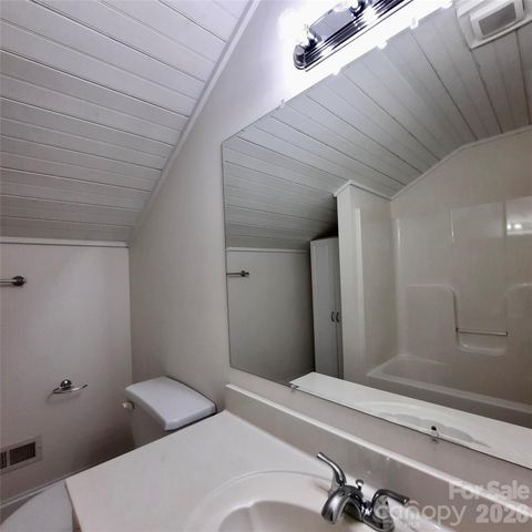 40 Brierfield Drive, Candler, NC 28715