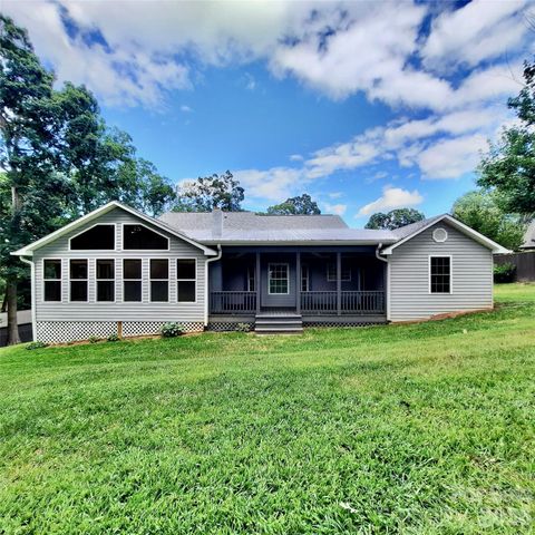 40 Brierfield Drive, Candler, NC 28715