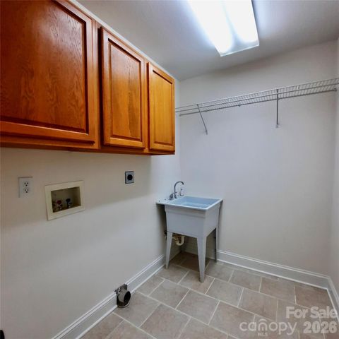 40 Brierfield Drive, Candler, NC 28715