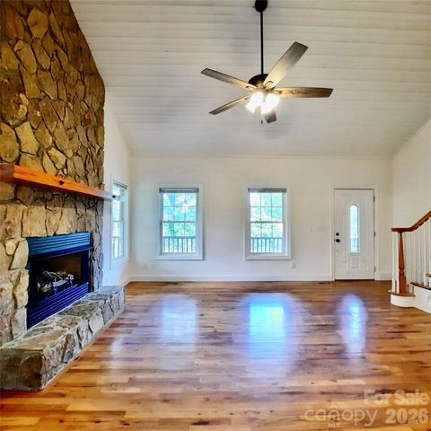 40 Brierfield Drive, Candler, NC 28715