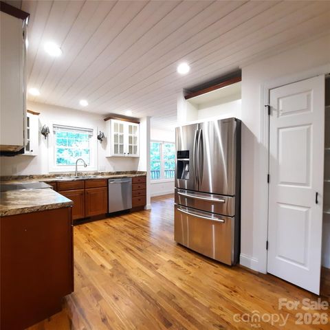 40 Brierfield Drive, Candler, NC 28715