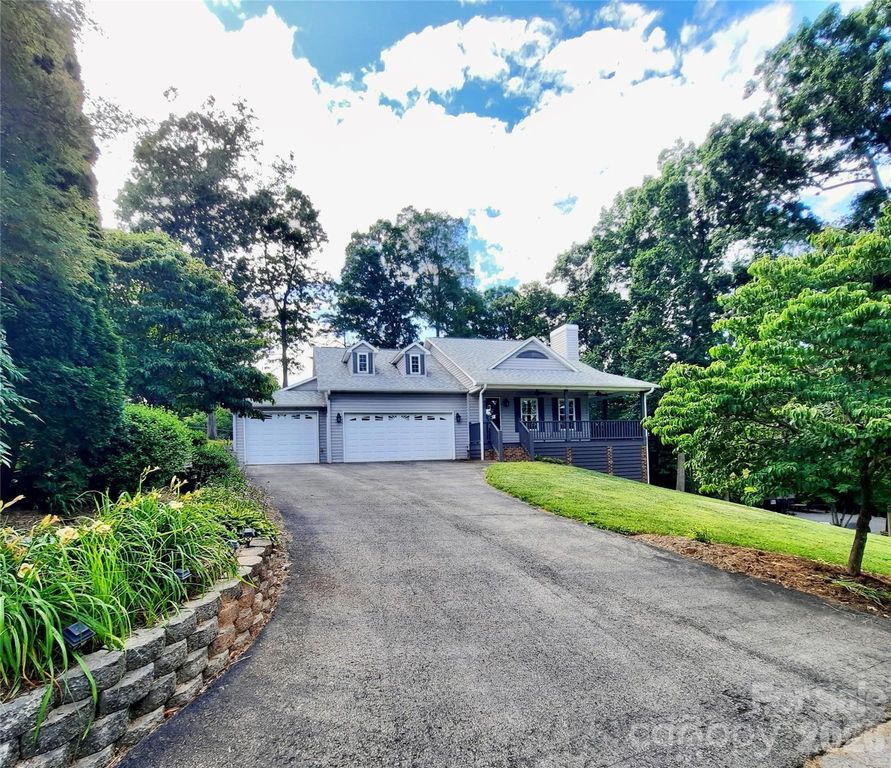 40 Brierfield Drive, Candler, NC 28715