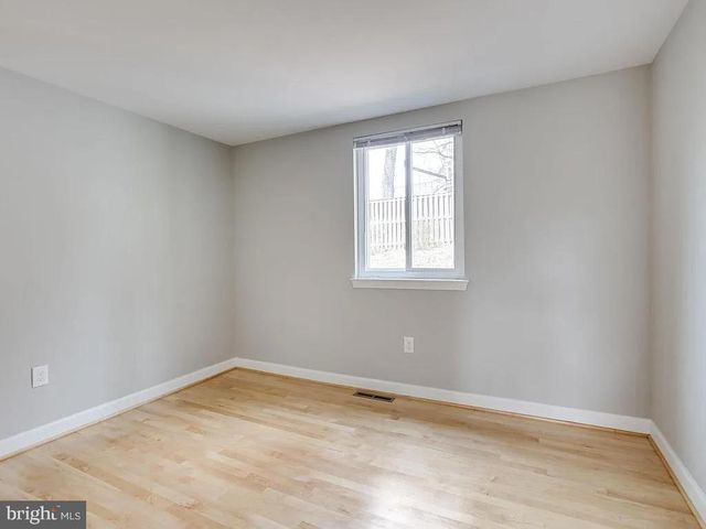 6502 SHIPYARD PL, Falls Church, VA 22043