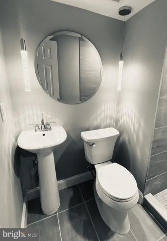 6502 SHIPYARD PL, Falls Church, VA 22043