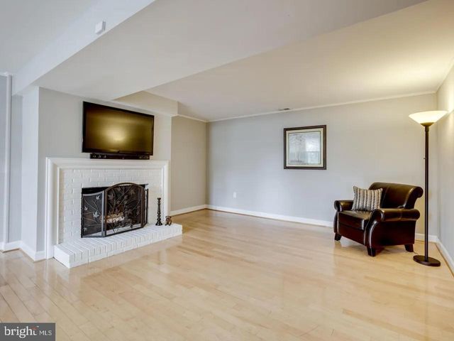 6502 SHIPYARD PL, Falls Church, VA 22043