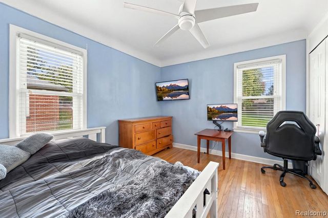 29800 Maison Street, Saint Clair Shores, MI 48082