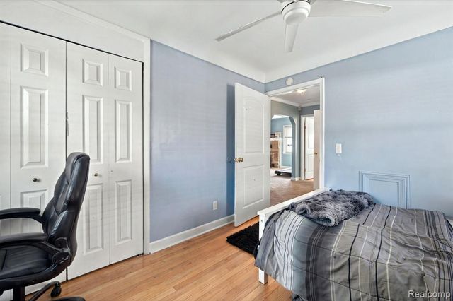 29800 Maison Street, Saint Clair Shores, MI 48082