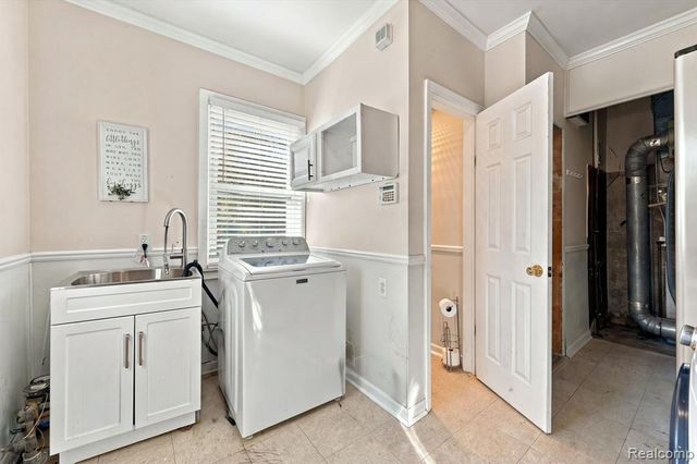 29800 Maison Street, Saint Clair Shores, MI 48082