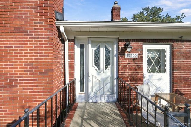 29800 Maison Street, Saint Clair Shores, MI 48082