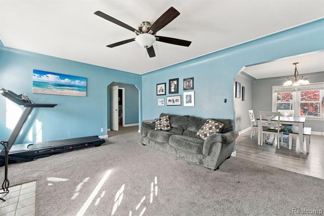 29800 Maison Street, Saint Clair Shores, MI 48082