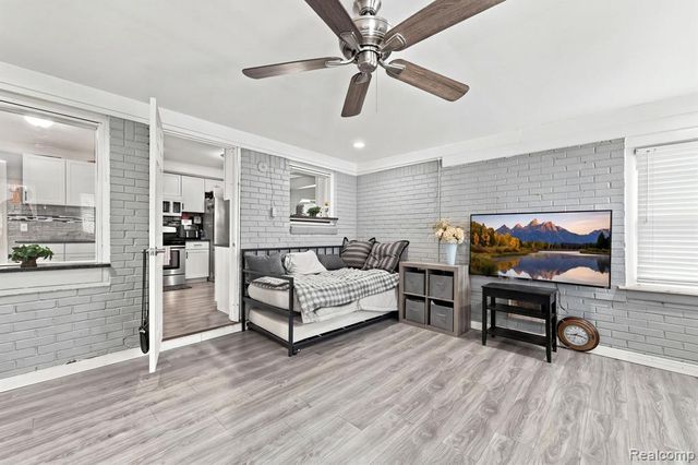 29800 Maison Street, Saint Clair Shores, MI 48082