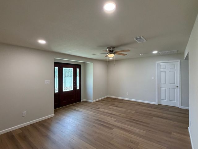 6812 Lakeside Drive B, Lake Worth, TX 76135