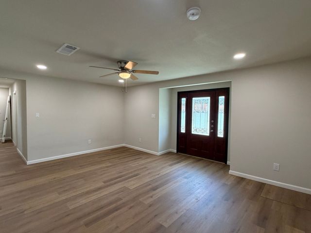 6812 Lakeside Drive B, Lake Worth, TX 76135