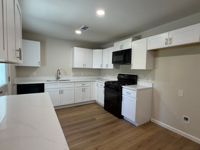6812 Lakeside Drive B, Lake Worth, TX 76135