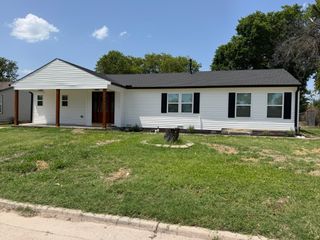 6812 Lakeside Drive B, Lake Worth, TX 76135