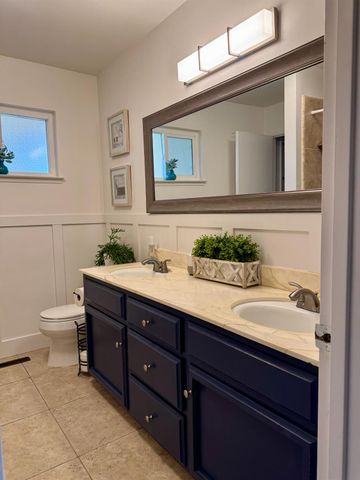 6919 N Rowell Avenue, Fresno, CA 93710