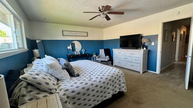 6919 N Rowell Avenue, Fresno, CA 93710