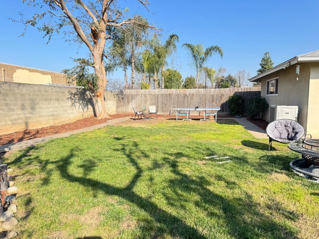 6919 N Rowell Avenue, Fresno, CA 93710