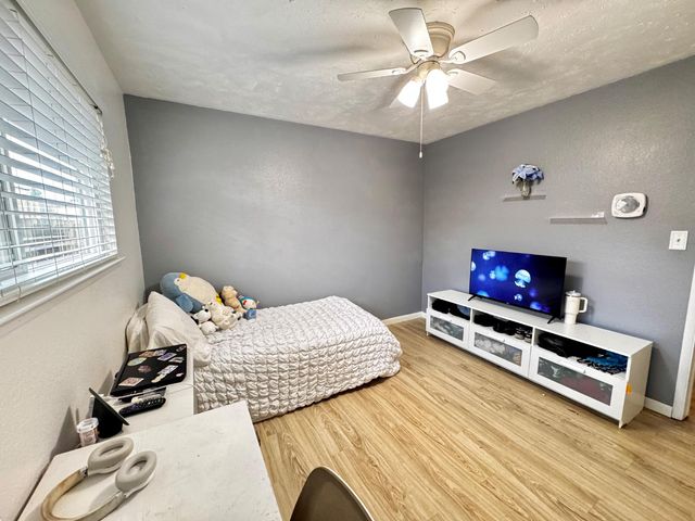 6919 N Rowell Avenue, Fresno, CA 93710