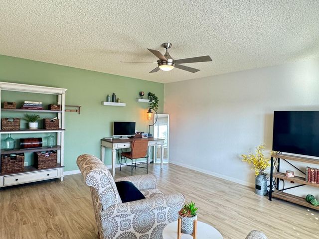 6919 N Rowell Avenue, Fresno, CA 93710