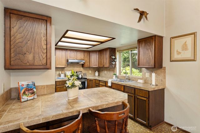 29970 Gamble Place NE, Kingston, WA 98346