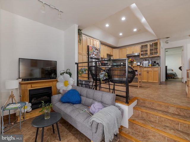 1108 LOCUST ST, Philadelphia, PA 19107