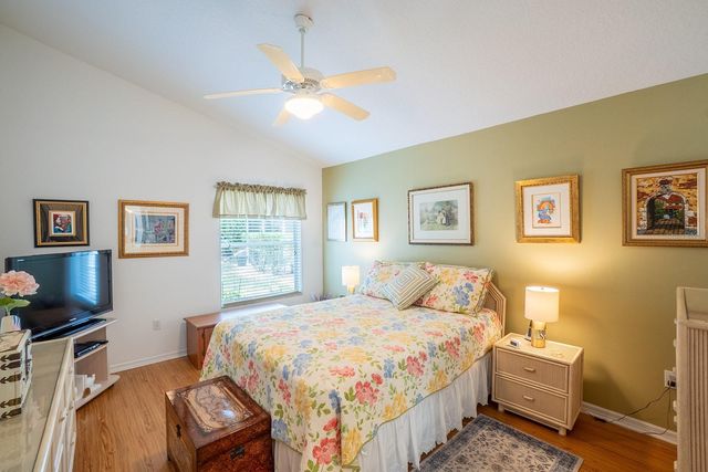 1 GLENEAGLES PLACE, Palm Coast, FL 32137