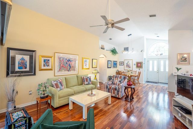 1 GLENEAGLES PLACE, Palm Coast, FL 32137