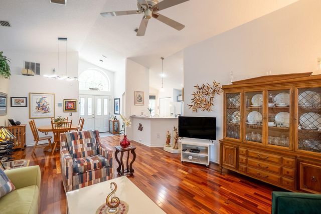 1 GLENEAGLES PLACE, Palm Coast, FL 32137