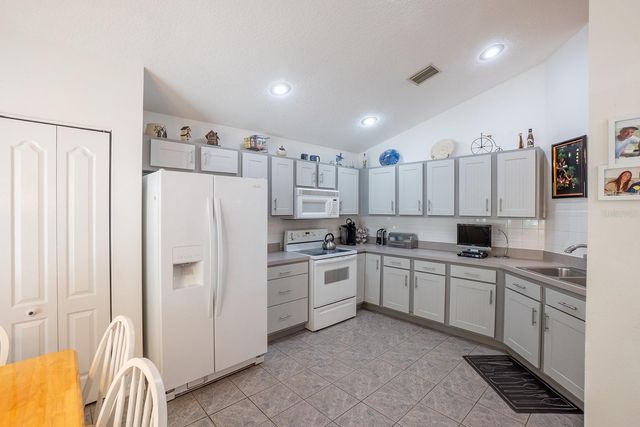 1 GLENEAGLES PLACE, Palm Coast, FL 32137