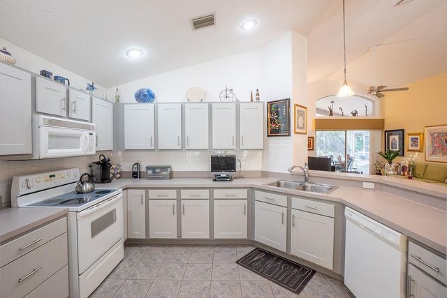 1 GLENEAGLES PLACE, Palm Coast, FL 32137