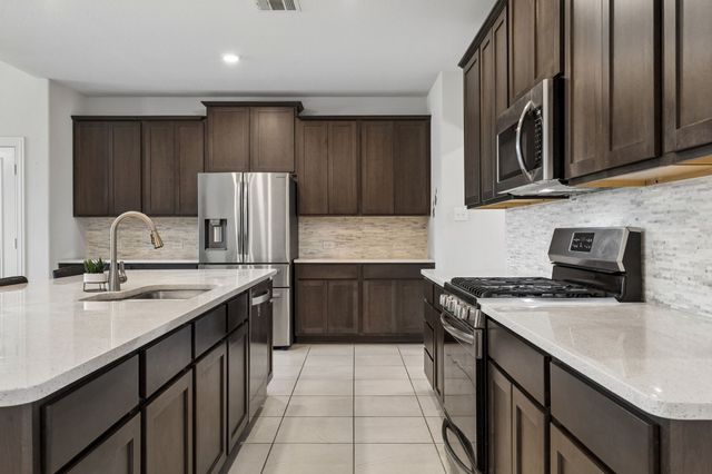 2900 Half Moon Road, Aubrey, TX 76227