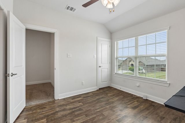 2900 Half Moon Road, Aubrey, TX 76227