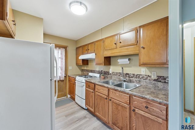 2117 W 15th St Street, Sioux Falls, SD 57104