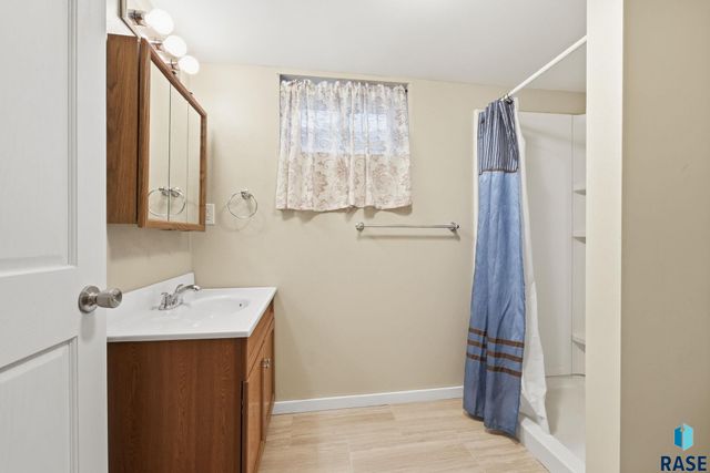 2117 W 15th St Street, Sioux Falls, SD 57104