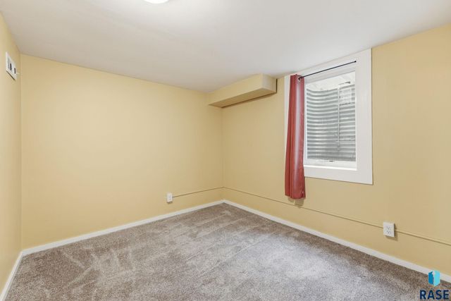 2117 W 15th St Street, Sioux Falls, SD 57104