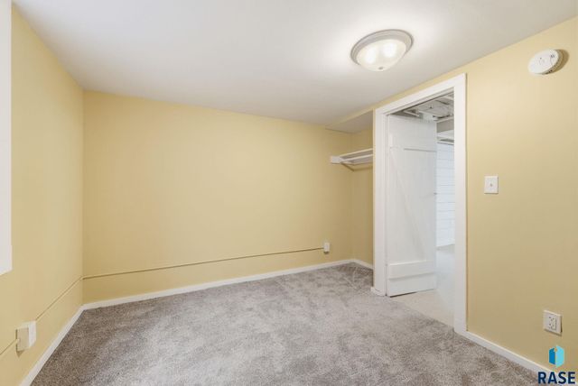 2117 W 15th St Street, Sioux Falls, SD 57104