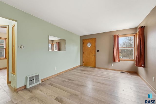 2117 W 15th St Street, Sioux Falls, SD 57104